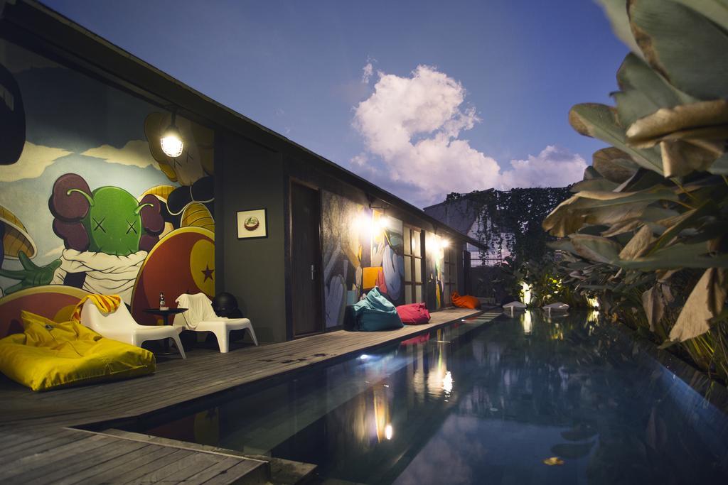 M Boutique Hostel Seminyak  Exterior photo